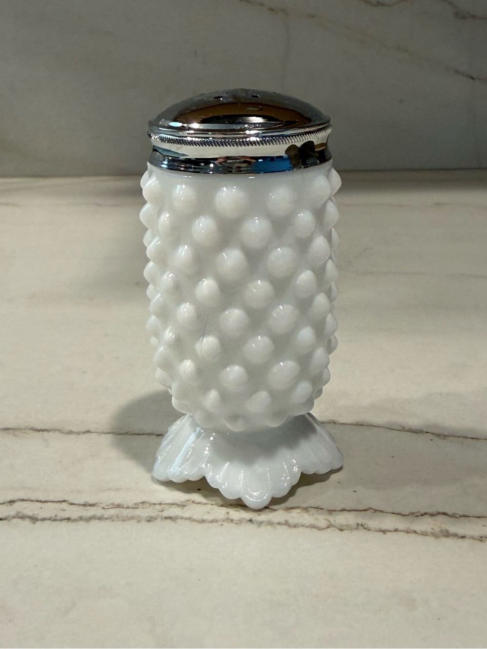 Vintage Fenton Milk Glass Hobnail Shaker